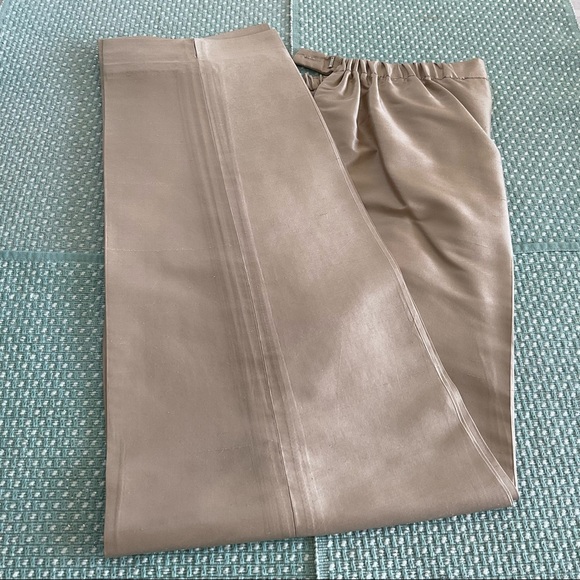 📌 Silk Pantsuit 📌 - Picture 3 of 5